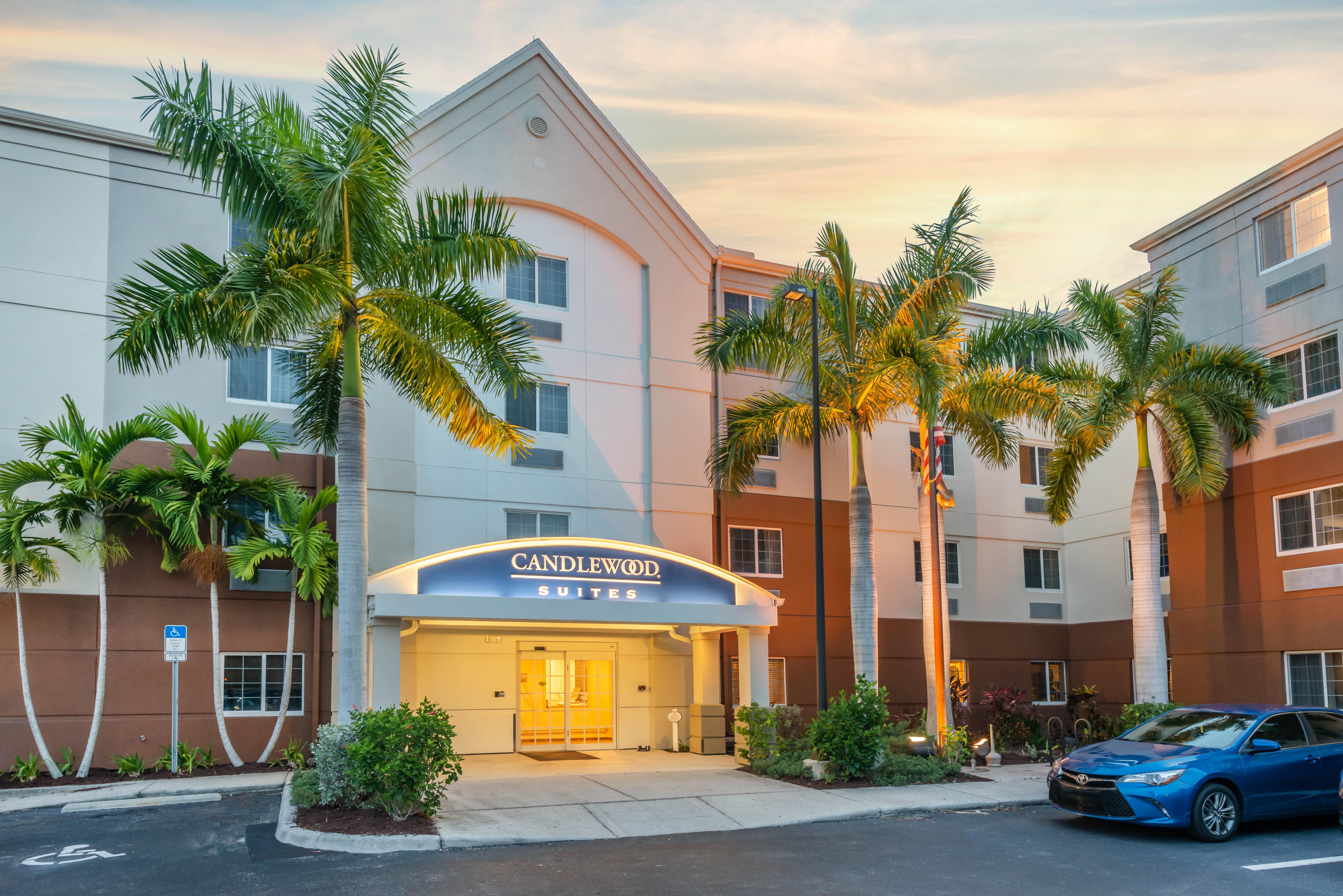 Candlewood Suites Fort Myers/Sanibel Gateway, An Ihg Hotel Exterior photo